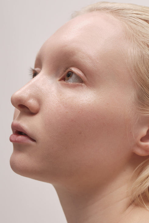 TINTED GLOW SERUM WITH EXOSOMES LIGHT